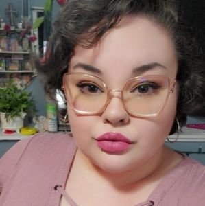 Meet your Posher, Carmen